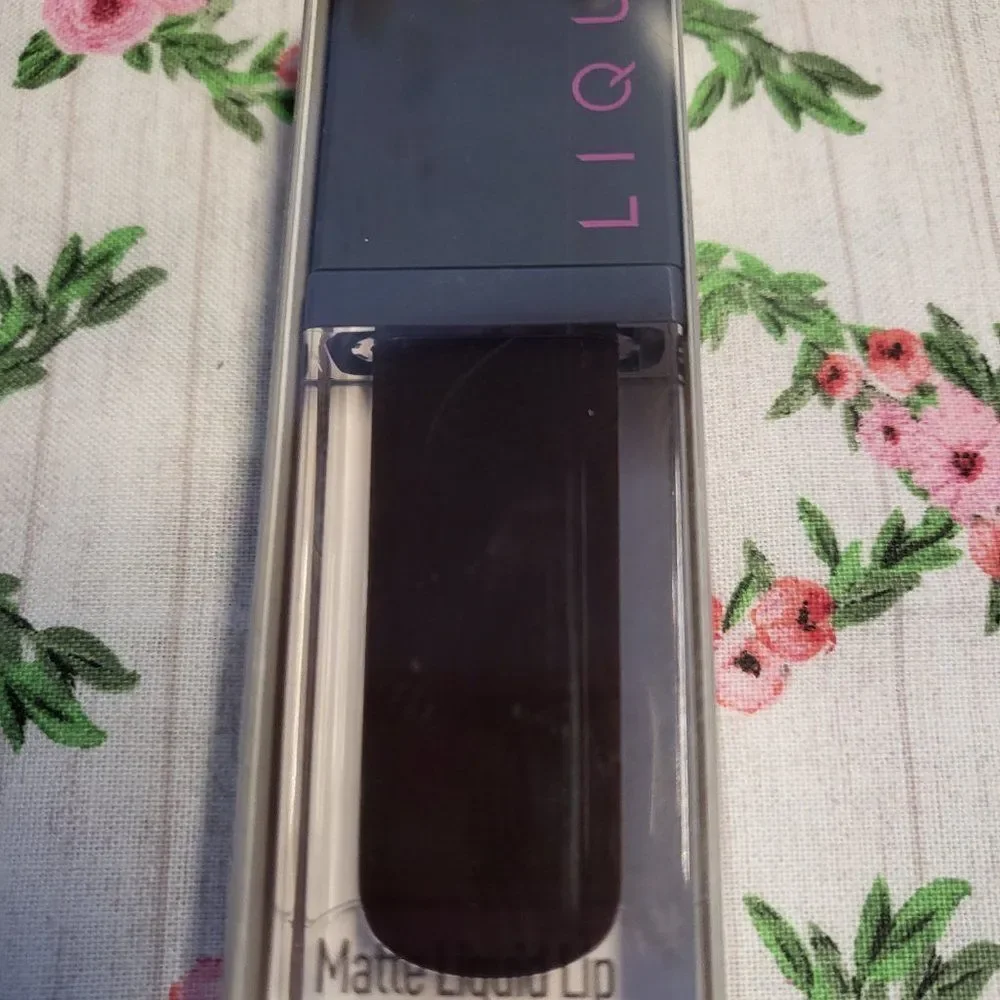 Lique Metallic Liquid Lip Gloss Outrageous